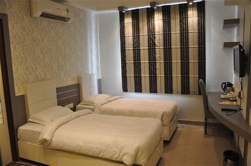 ורנאסי Nirvana Hotel מראה חיצוני תמונה